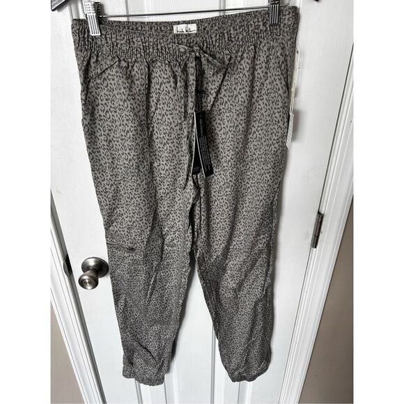 Nicole Miller leopard print joggers — size M cargo style pants - Picture 1 of 4